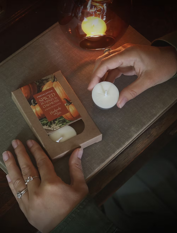 Soya Tealights - Spiced Pumpkin and Oakmoss