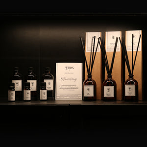 Freckleface x RHS Botanics Diffuser & Fragrance Oil Bundle